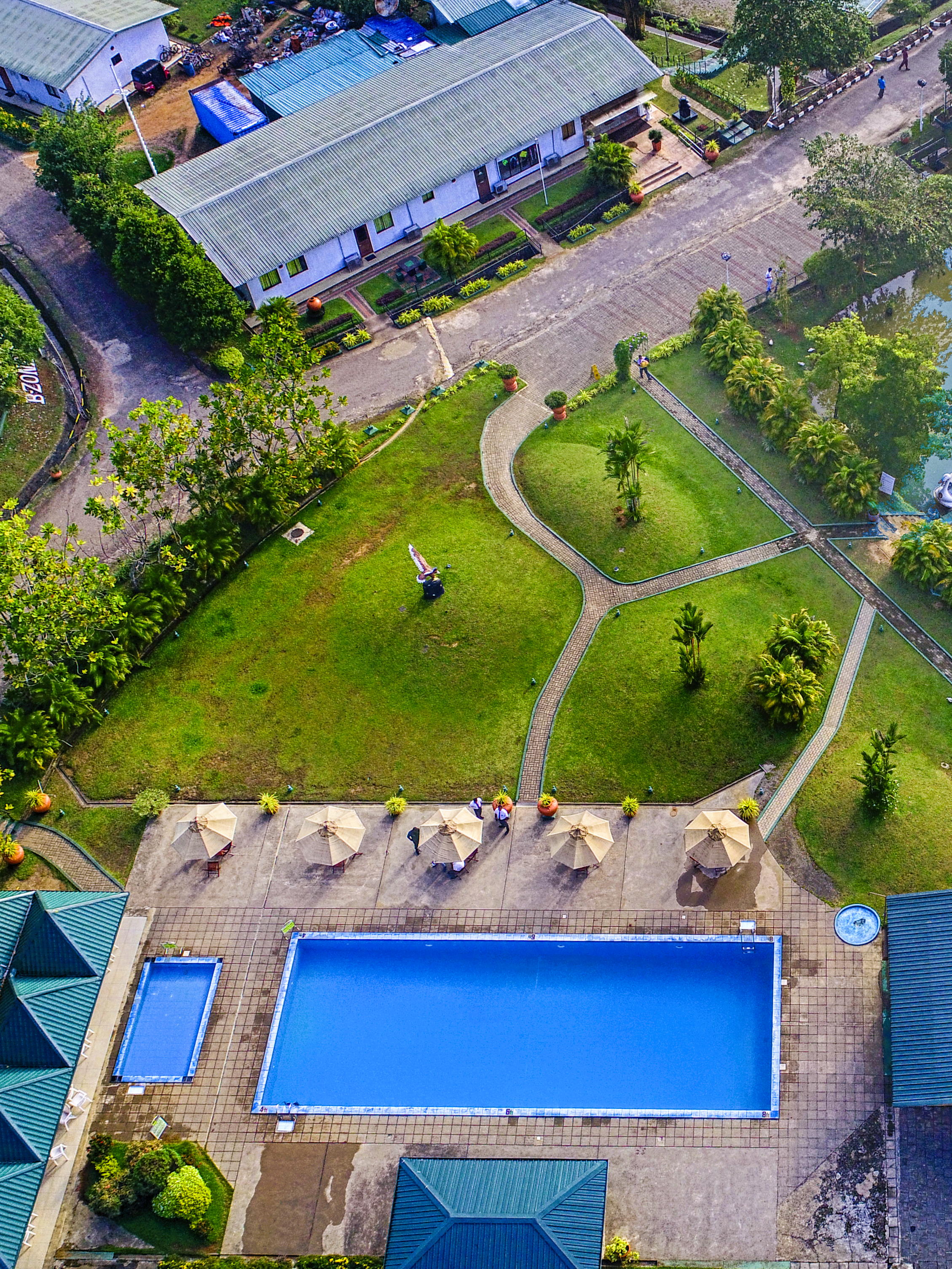 Laya Leisure Mobile Banner